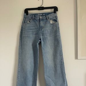 Cute wide leg jeans.